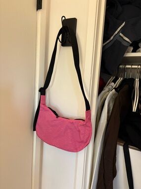 BAGGU Pink Small Crescent Bag with Black Strap (Non Extended)- Brand New